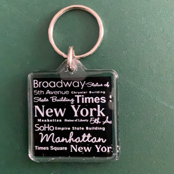 Accessories - New York Keychain